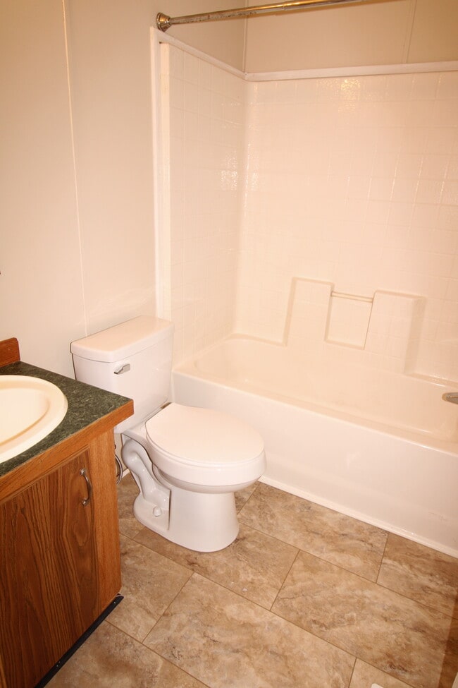 Building Photo - 121 Turtle Cove Dr