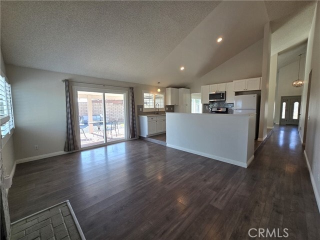Building Photo - 6066 Alvarado Cir
