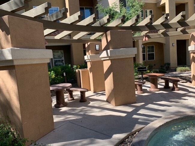 Building Photo - Condo/townhouse  in walking distance to downtown Chandler
