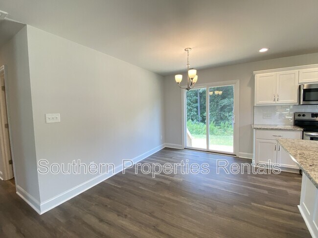 Building Photo - 529 Hamlet Dr