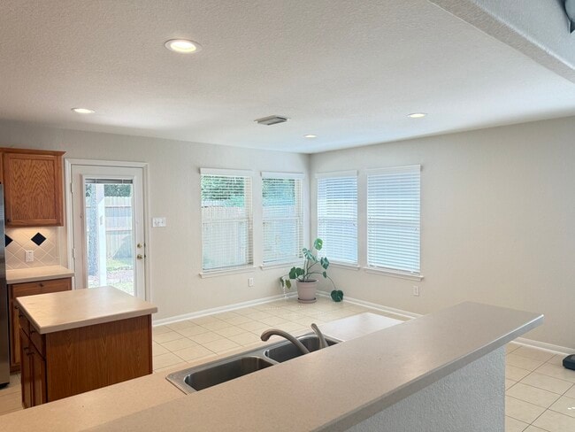 Building Photo - 26 Prairie Oak Dr