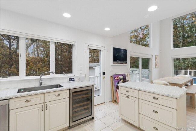 Building Photo - 17 Lyme Ln