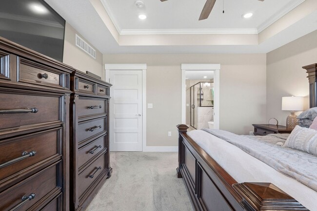 Building Photo - Stunning 6 Bed, 3 Bath Heritage Hills Home | 3-Car Garage | Walk-Out Basement