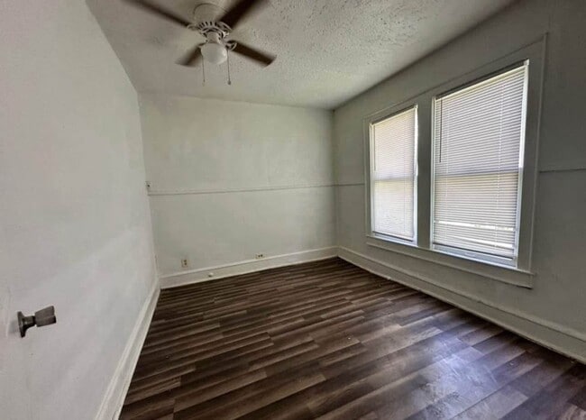 Building Photo - Cozy 3 bedroom house