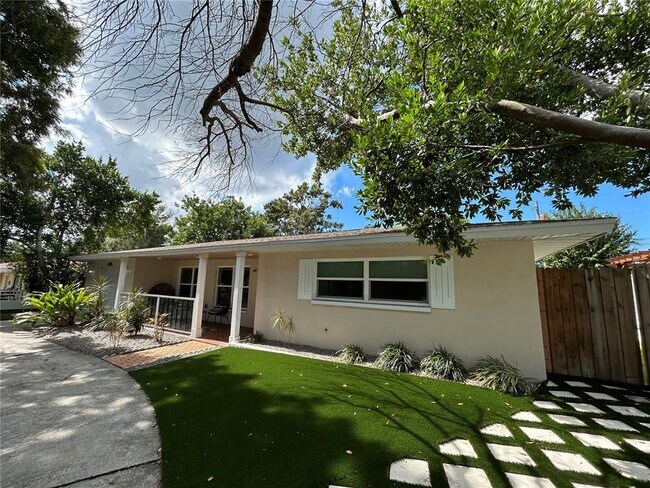 Primary Photo - 1406 S Keene Rd