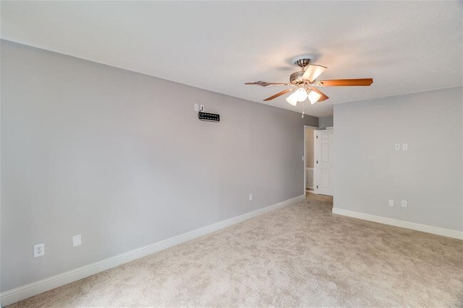 Building Photo - 307 Long Cove Dr