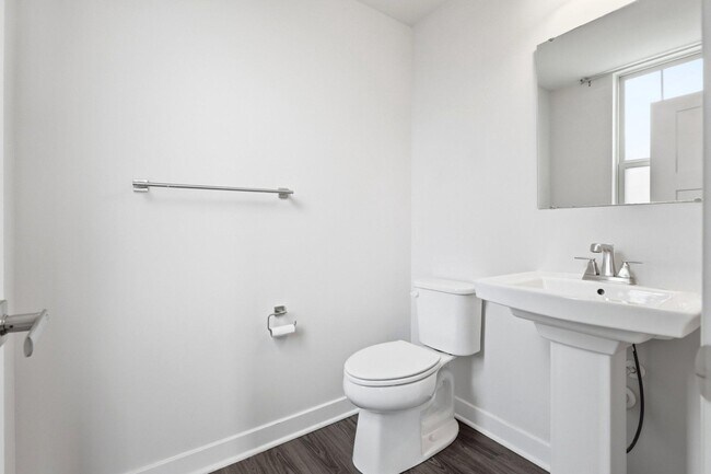 Building Photo - 5714 Richmanor Terrace