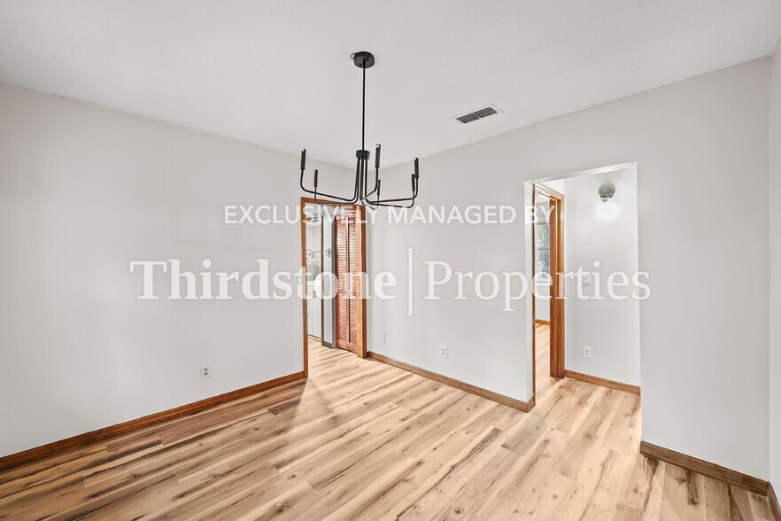 Building Photo - 345 W 40th St