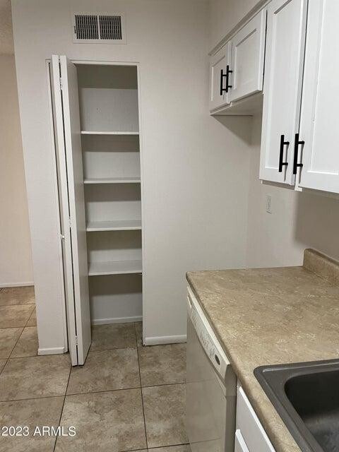 Building Photo - 1242 W Carla Vista Dr