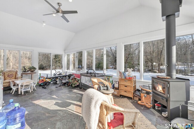 Building Photo - 70 Cranbury Rd