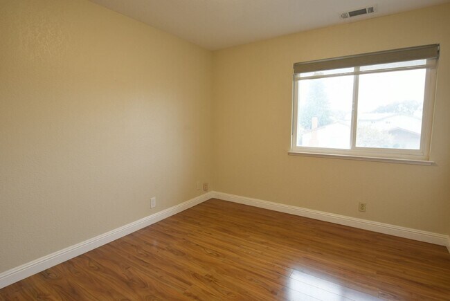 Building Photo - Beautifully Updated 5 Bedroom and 3 Bath Home in Desirable Blossom Valley Neighborhood!