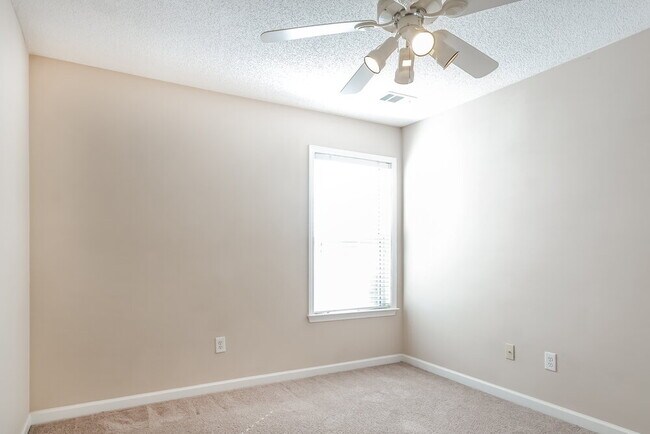 Building Photo - 4108 Glenaire Way NW