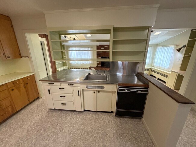 Building Photo - 1947 Marion St SE