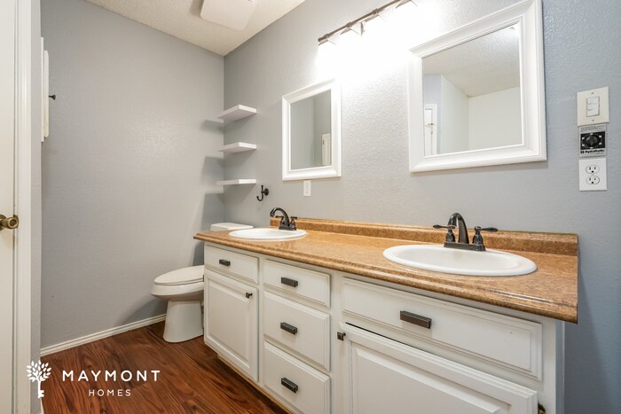 Building Photo - 806 Love Wood Ln