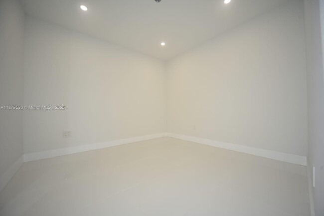 Building Photo - 18601 SW 97th Ct