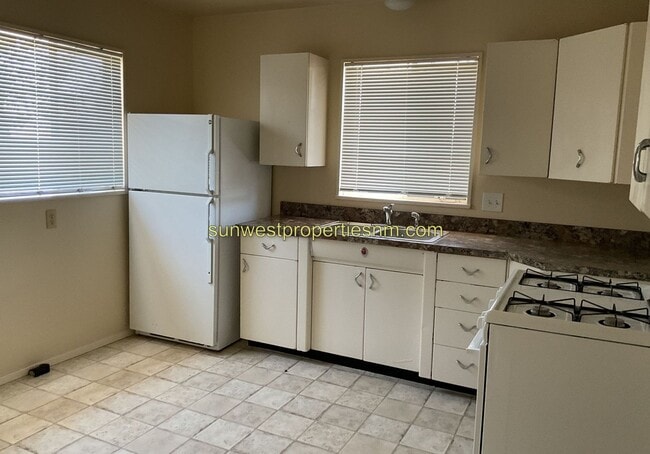 Building Photo - 2 Bedroom, 1 Bath