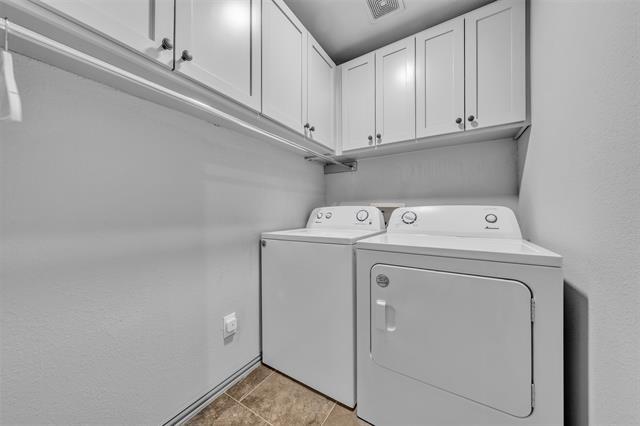 Building Photo - 2417 Bonham Tr