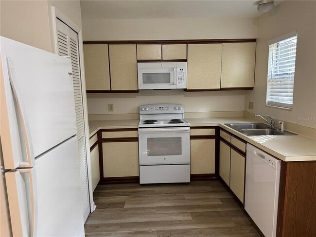 Building Photo - 513 Green Spring Cir