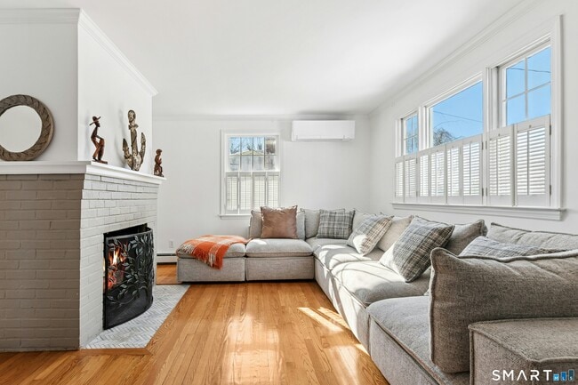 Building Photo - 201 Judd St