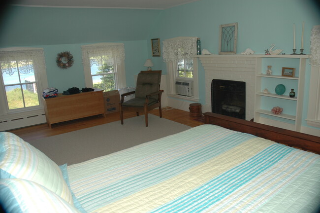 Master bedroom w/ water view - 29 Paddy Creek Rd