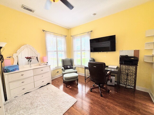 Building Photo - 855 SW Grand Reserves Blvd