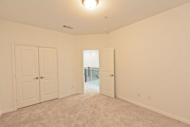 Building Photo - 3116 Gaylord Dr