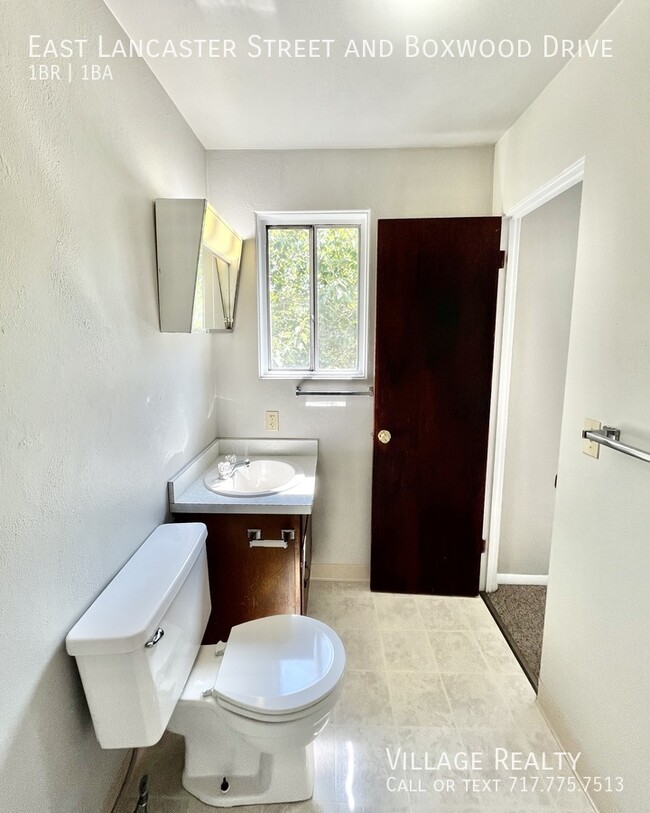 Building Photo - Budget-friendly 1-Bed w/ On-Site Laundry &...