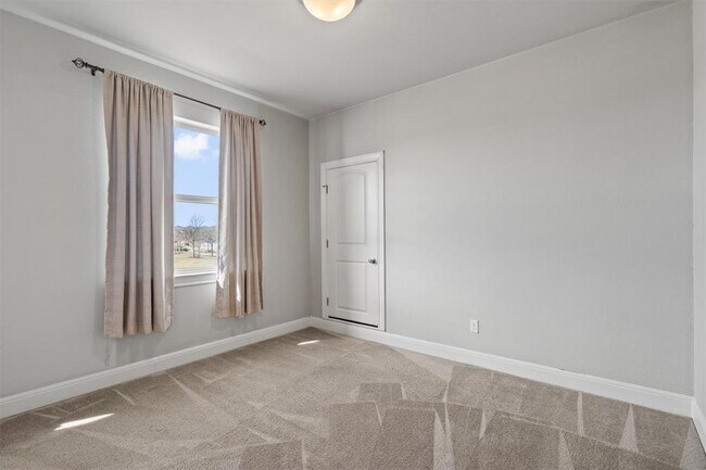 Building Photo - 2700 Mazaro Way