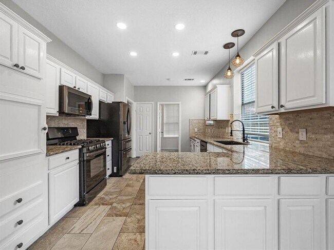 Building Photo - 3910 Echo Mountain Dr