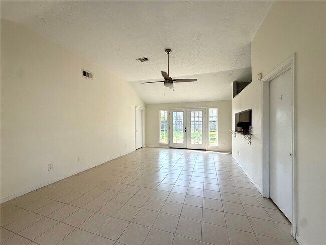 Building Photo - 9838 Golden Eagle St