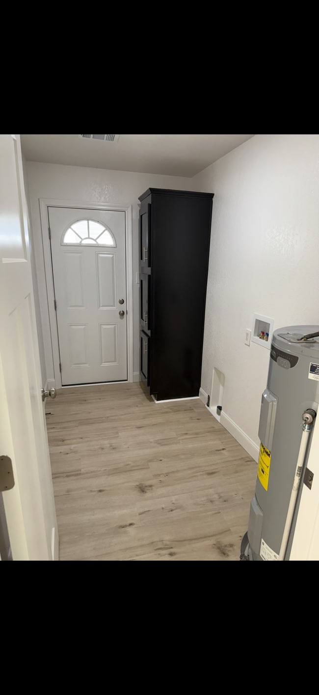 Building Photo - 112 Poplar St