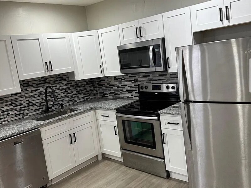 Building Photo - 417 N Salford St