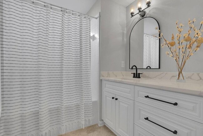 Building Photo - 6760 Waveland Dr