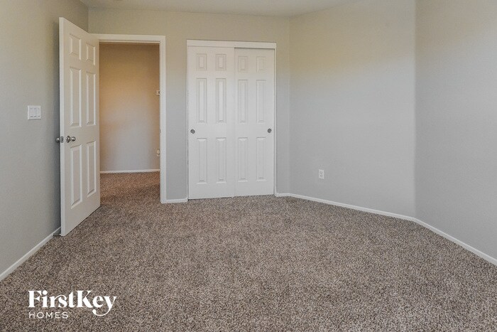 Building Photo - 10221 Kermode Ct