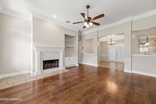 Building Photo - 412 Crest Cir