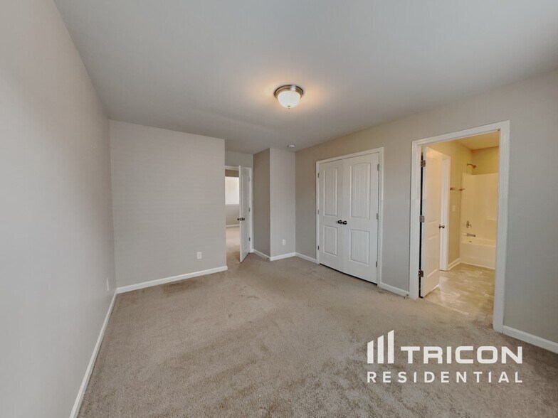 Building Photo - 136 Yadkin St