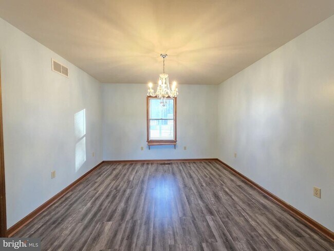 Building Photo - 29325 W Line Rd