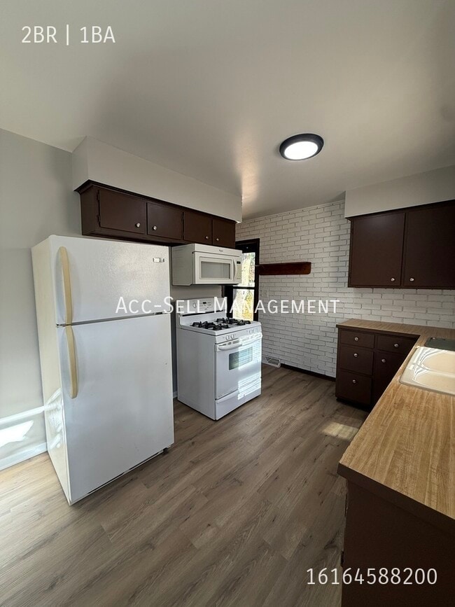 Building Photo - 5962 Ridgebrook Ave SE