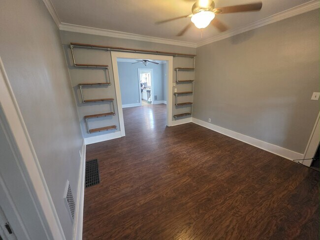 Building Photo - 204 Ellicott St
