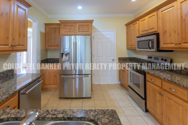Building Photo - 6811 Neville Dr