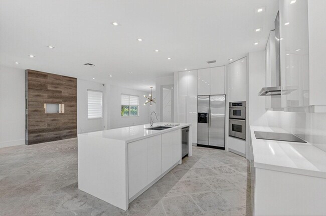 Building Photo - 11119 Blue Coral Dr