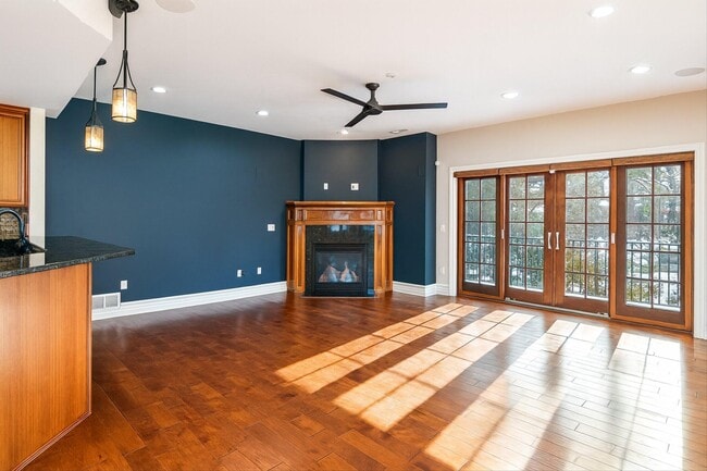 Building Photo - 934 W Huron St