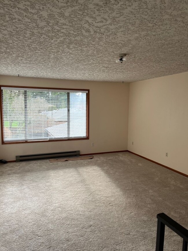 Building Photo - Mid-Mod on Missoula- Single Story!