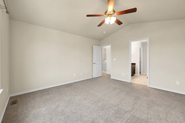 Building Photo - $2,650 - 4 Bed, 2.5 Bath Home with Fenced ...