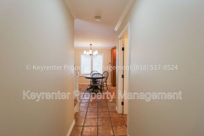 Building Photo - 3702 E 85th Pl