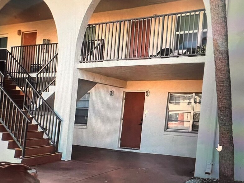 Primary Photo - 400 Auburn Dr