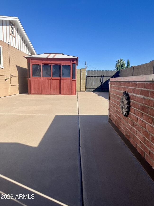 Building Photo - 2315 W Butler Dr