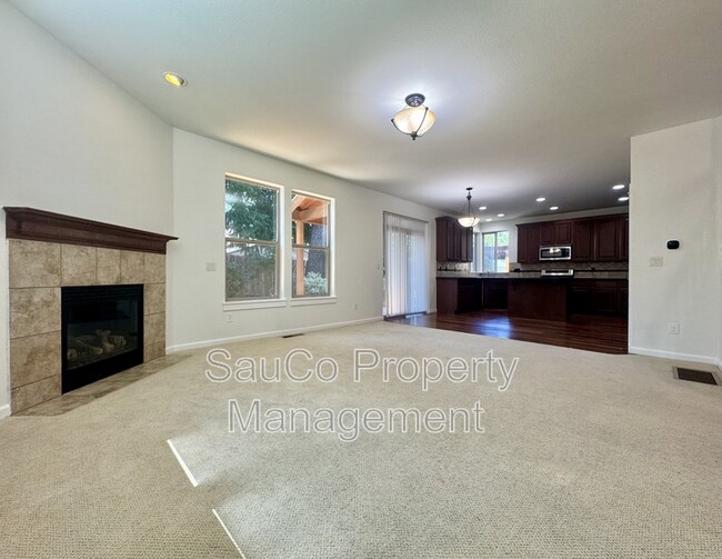 Building Photo - 7182 NE Rockridge Pl