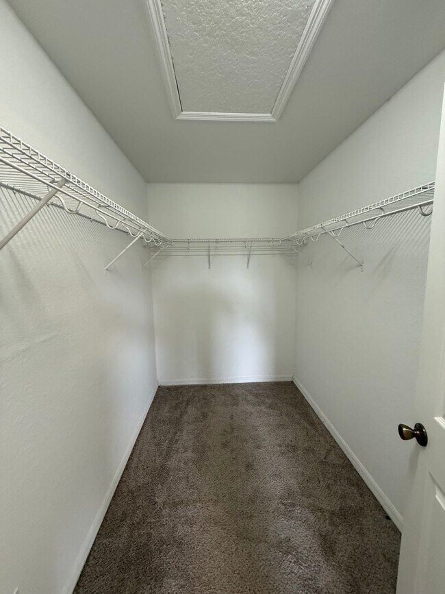 Building Photo - Updated 3BR/2BA Home in Rainbow Park – Pet...