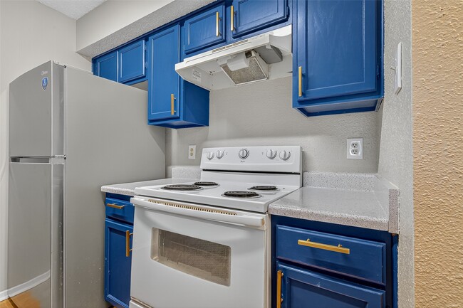 Building Photo - 10555 Turtlewood Ct